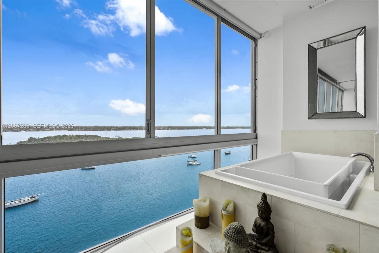 7934 West Dr, Unit 904, North Bay Village, FL 33141 Photo
