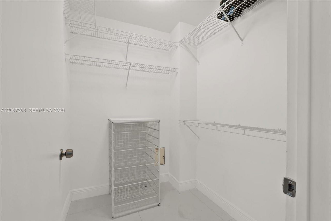 7934 West Dr, Unit 904, North Bay Village, FL 33141 Photo