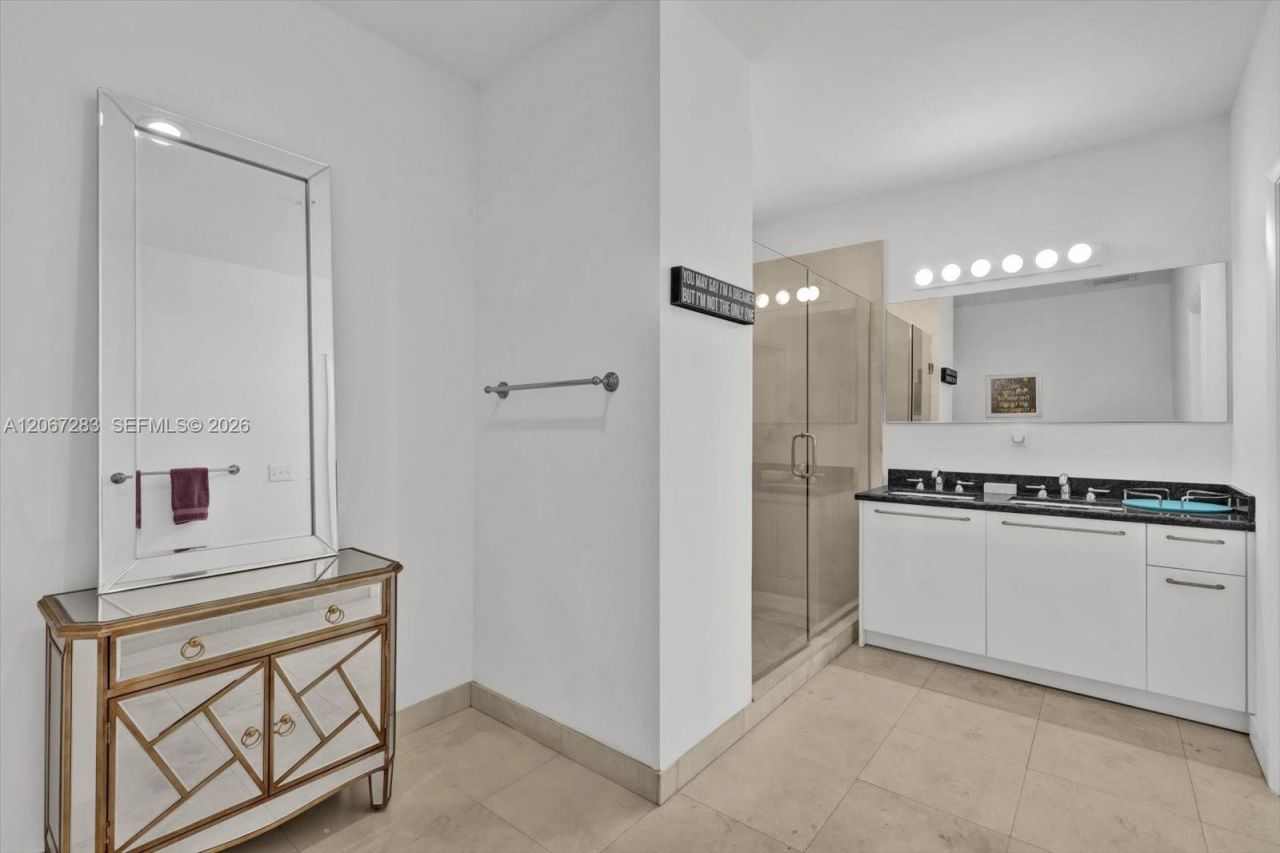 7934 West Dr, Unit 904, North Bay Village, FL 33141 Photo