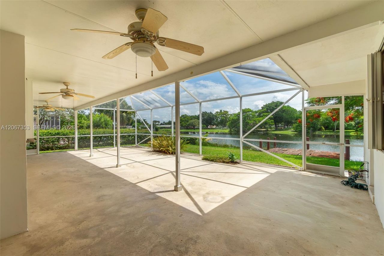 1731 NW 108th Ave, Pembroke Pines, FL 33026 Photo