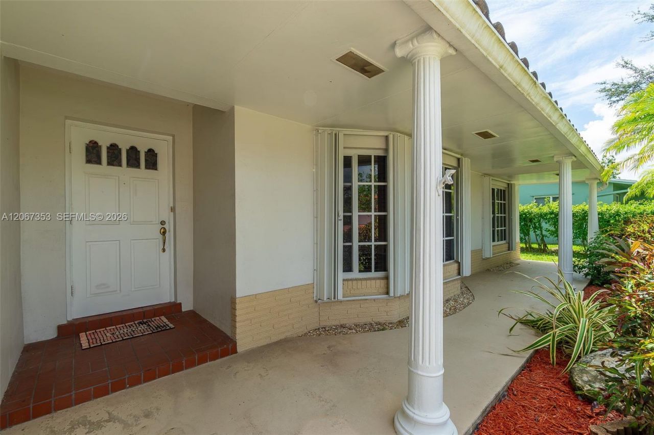 1731 NW 108th Ave, Pembroke Pines, FL 33026 Photo