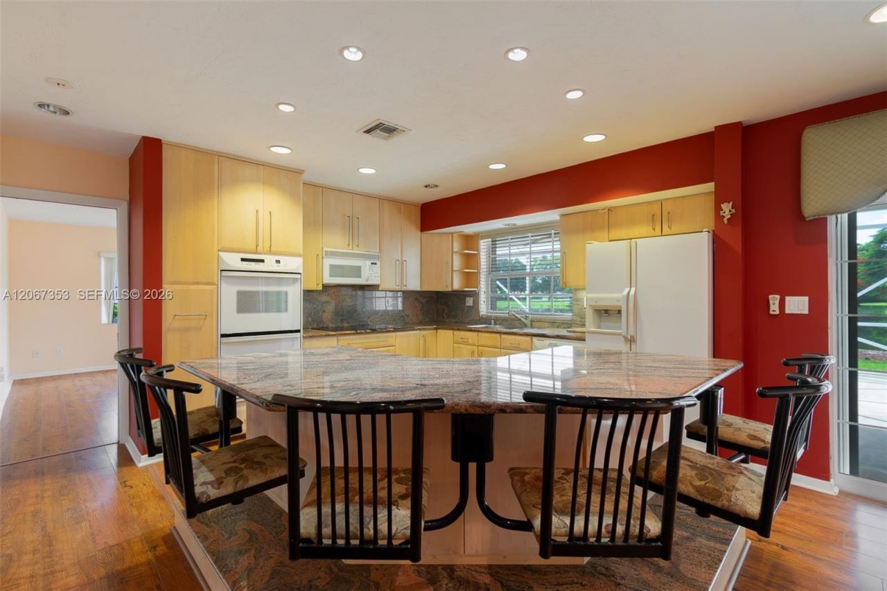 1731 NW 108th Ave, Pembroke Pines, FL 33026 Photo