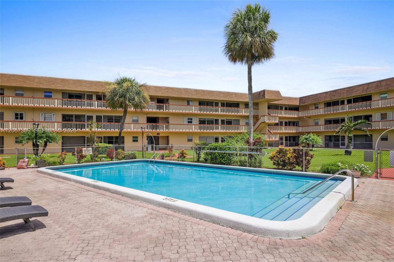 5300 Washington St , Unit T125, Hollywood, FL 33021 Photo