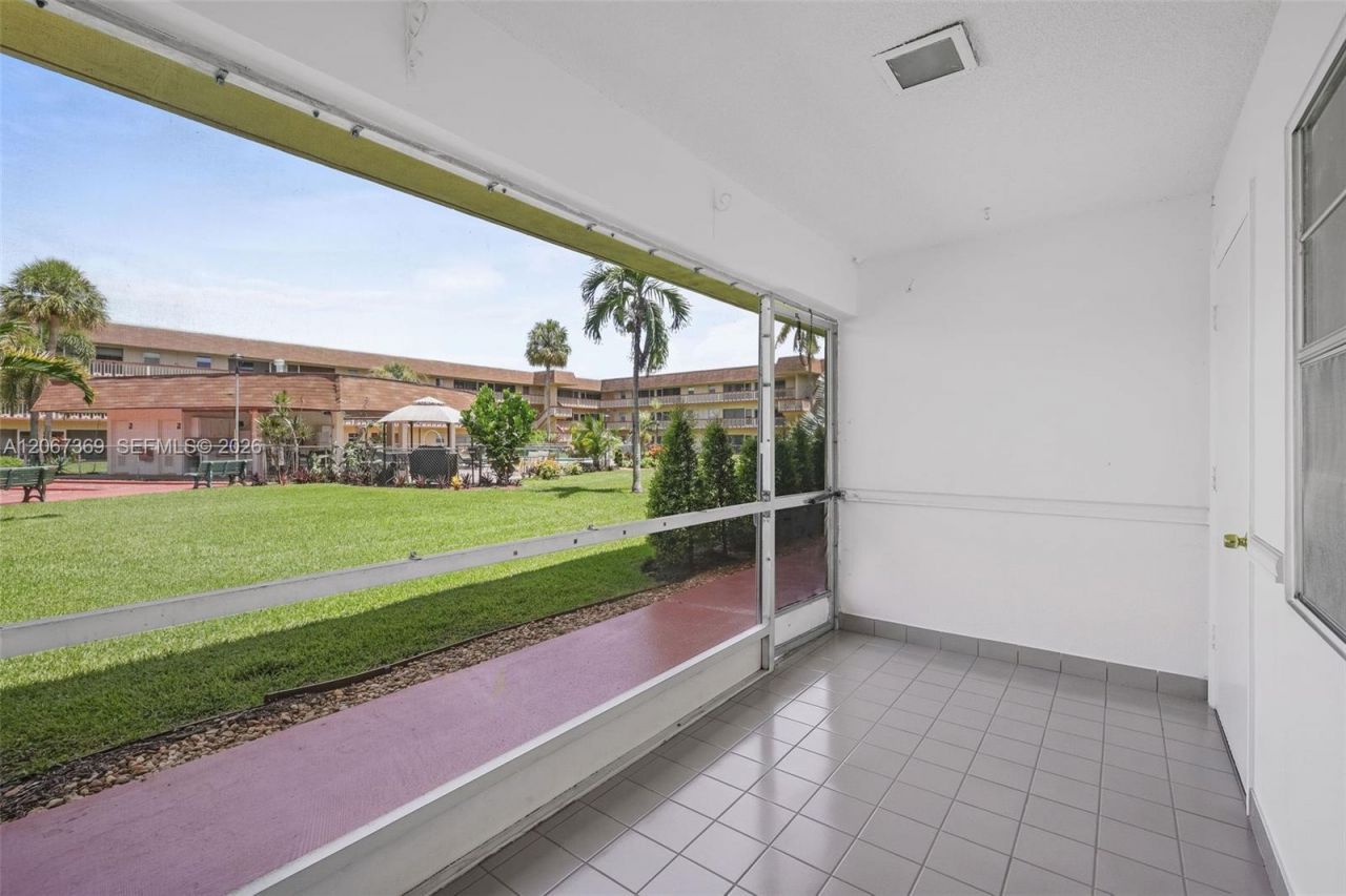 5300 Washington St , Unit T125, Hollywood, FL 33021 Photo
