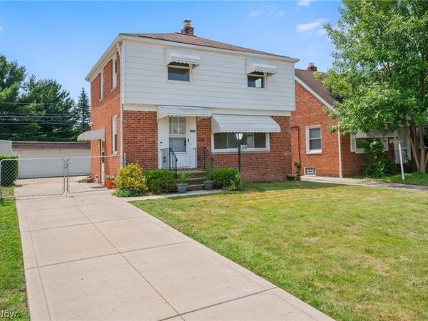 18300 Waterbury Avenue , Maple Heights, OH 44137
