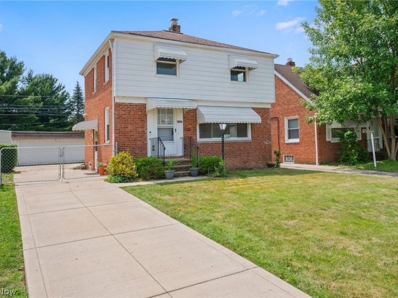 18300 Waterbury Avenue, Maple Heights, OH 44137 Photo 1