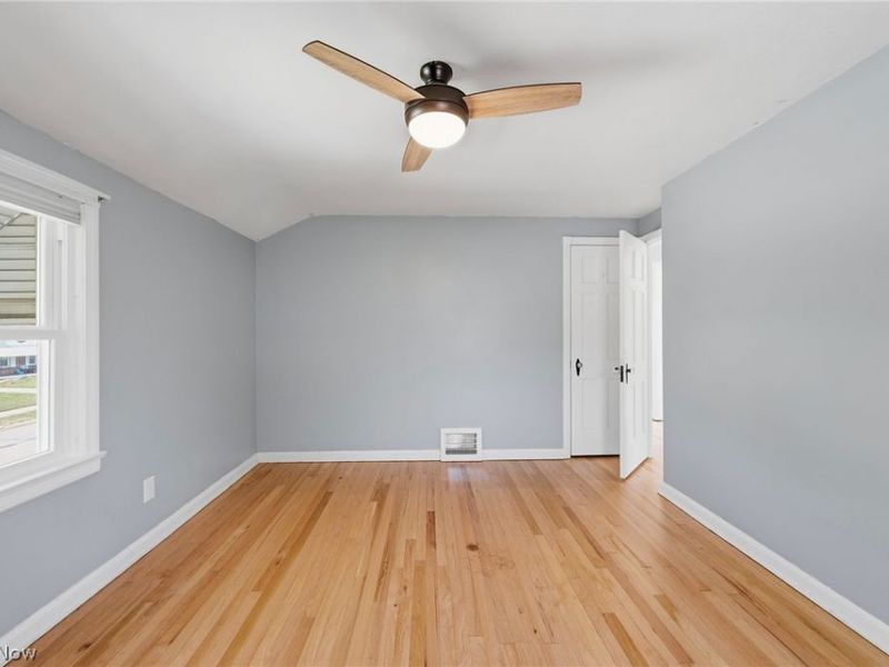 18300 Waterbury Avenue, Maple Heights, OH 44137 Photo 14