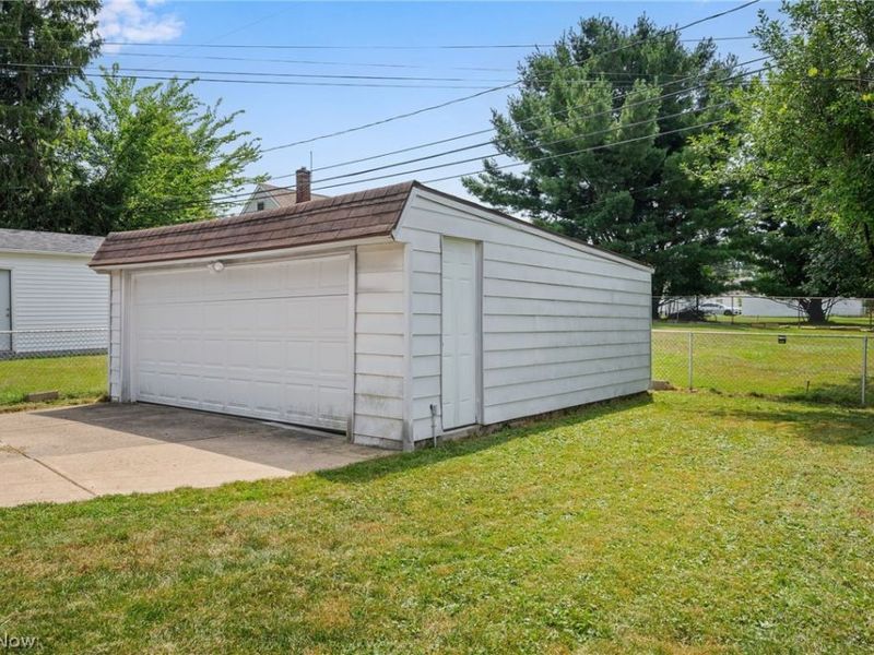 18300 Waterbury Avenue, Maple Heights, OH 44137 Photo 35