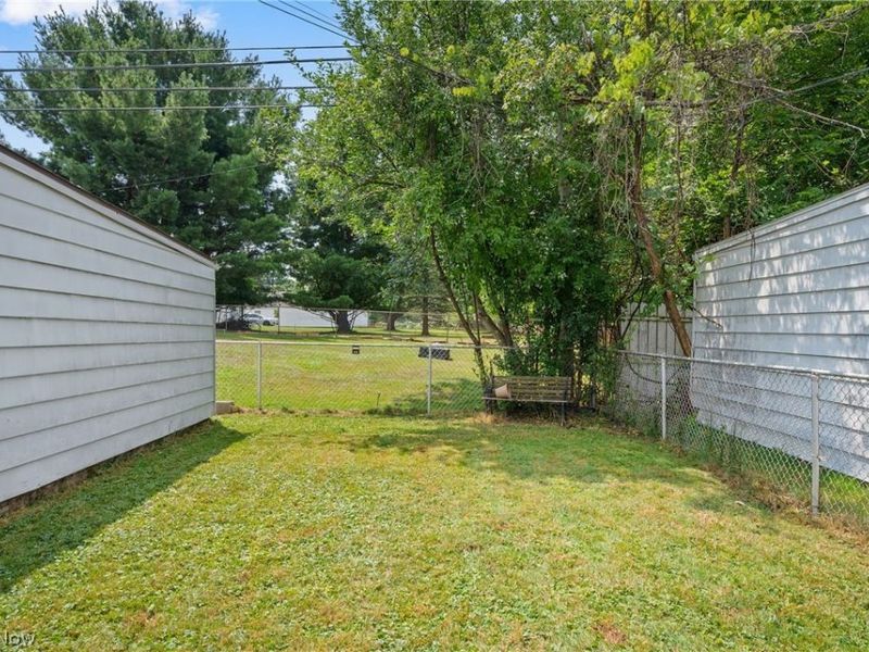 18300 Waterbury Avenue, Maple Heights, OH 44137 Photo 36