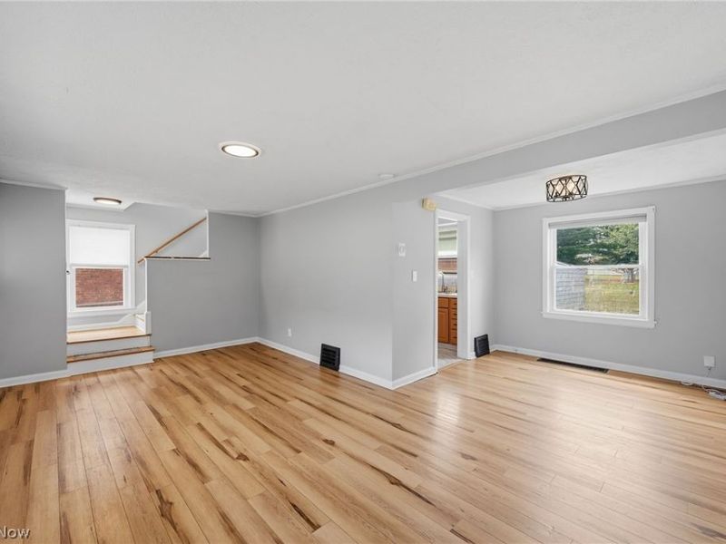 18300 Waterbury Avenue, Maple Heights, OH 44137 Photo 6
