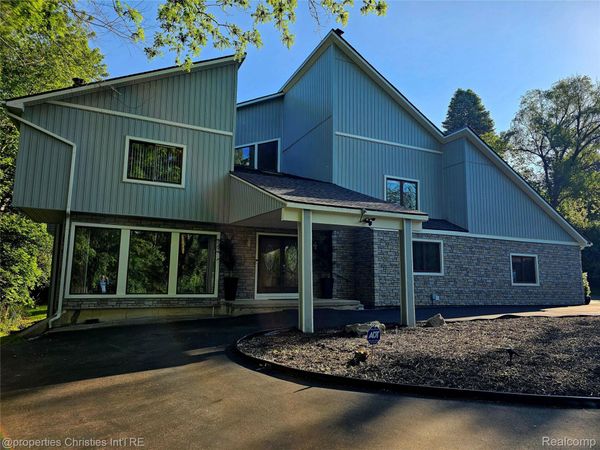 1830 Lone Pine Road, Bloomfield Hills, Mi 48302