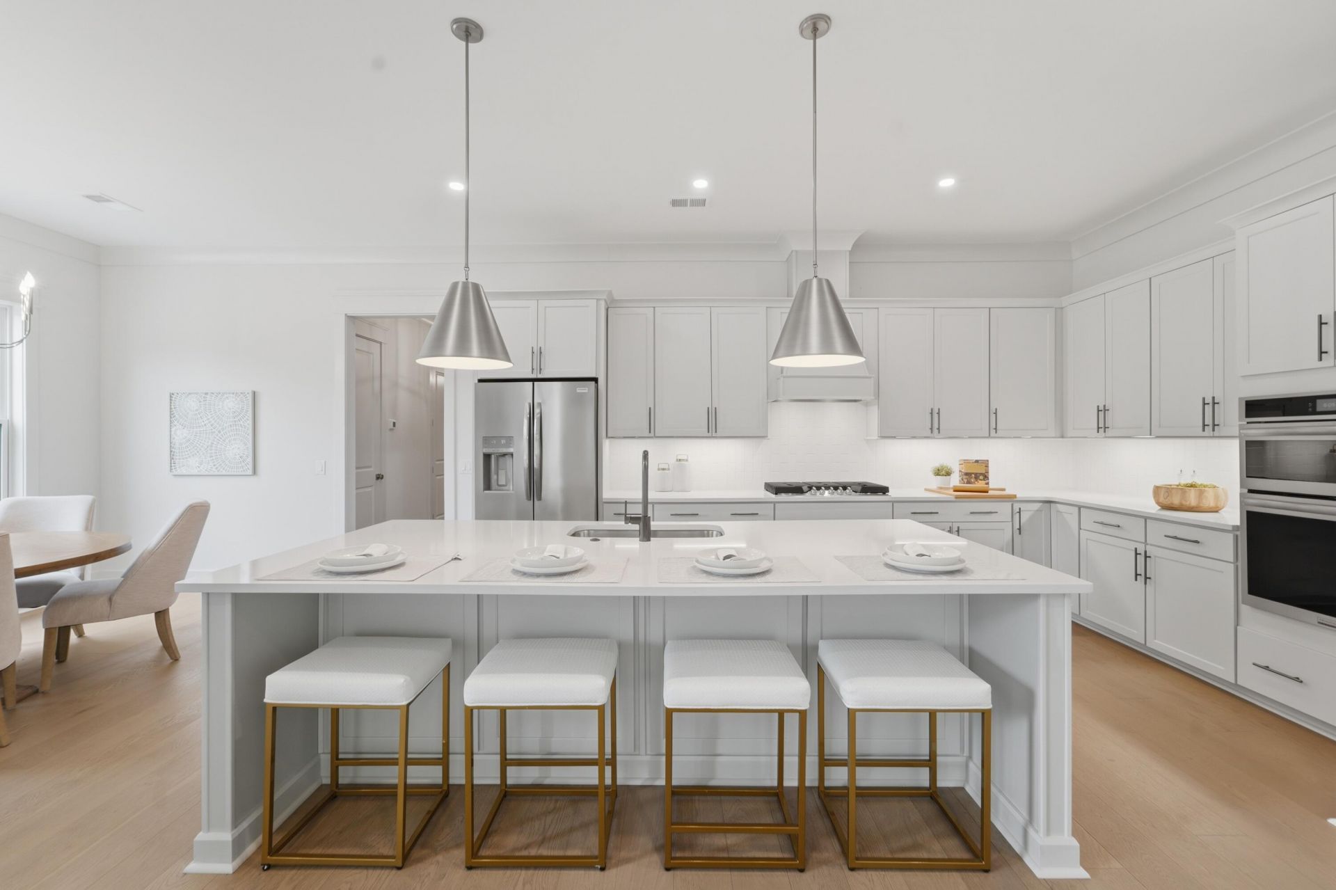 1129 Hamlin Road Photo 10