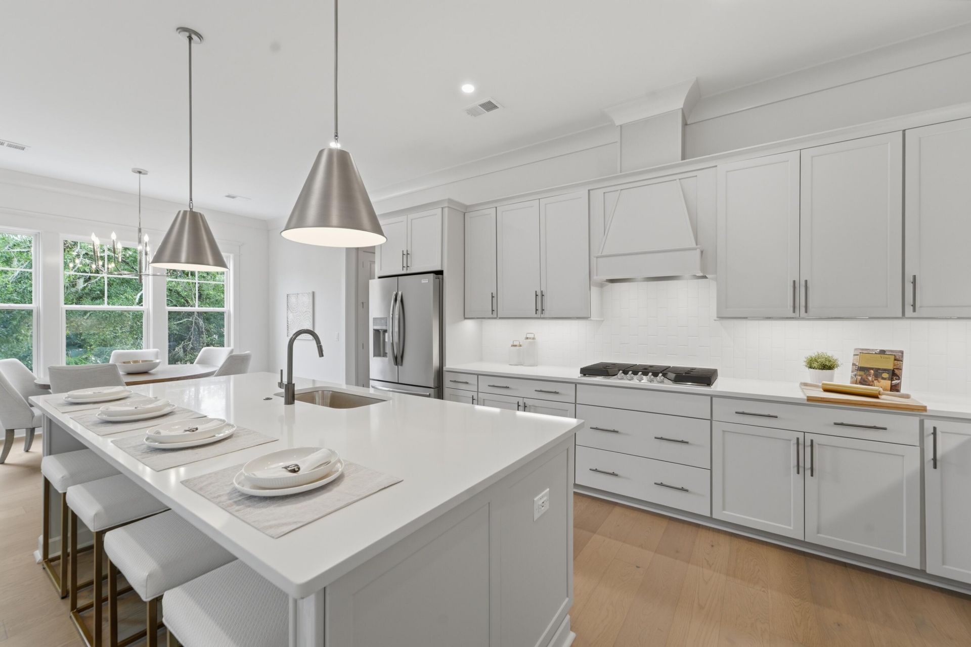 1129 Hamlin Road Photo 12