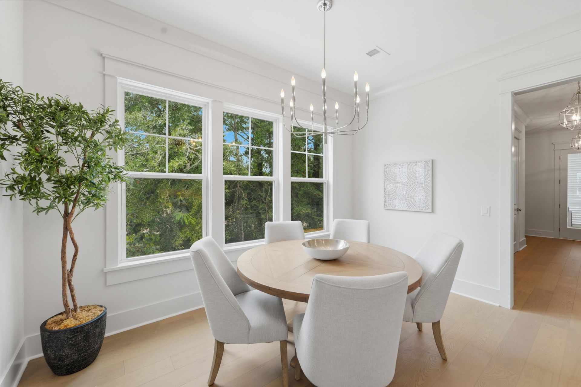 1129 Hamlin Road Photo 16