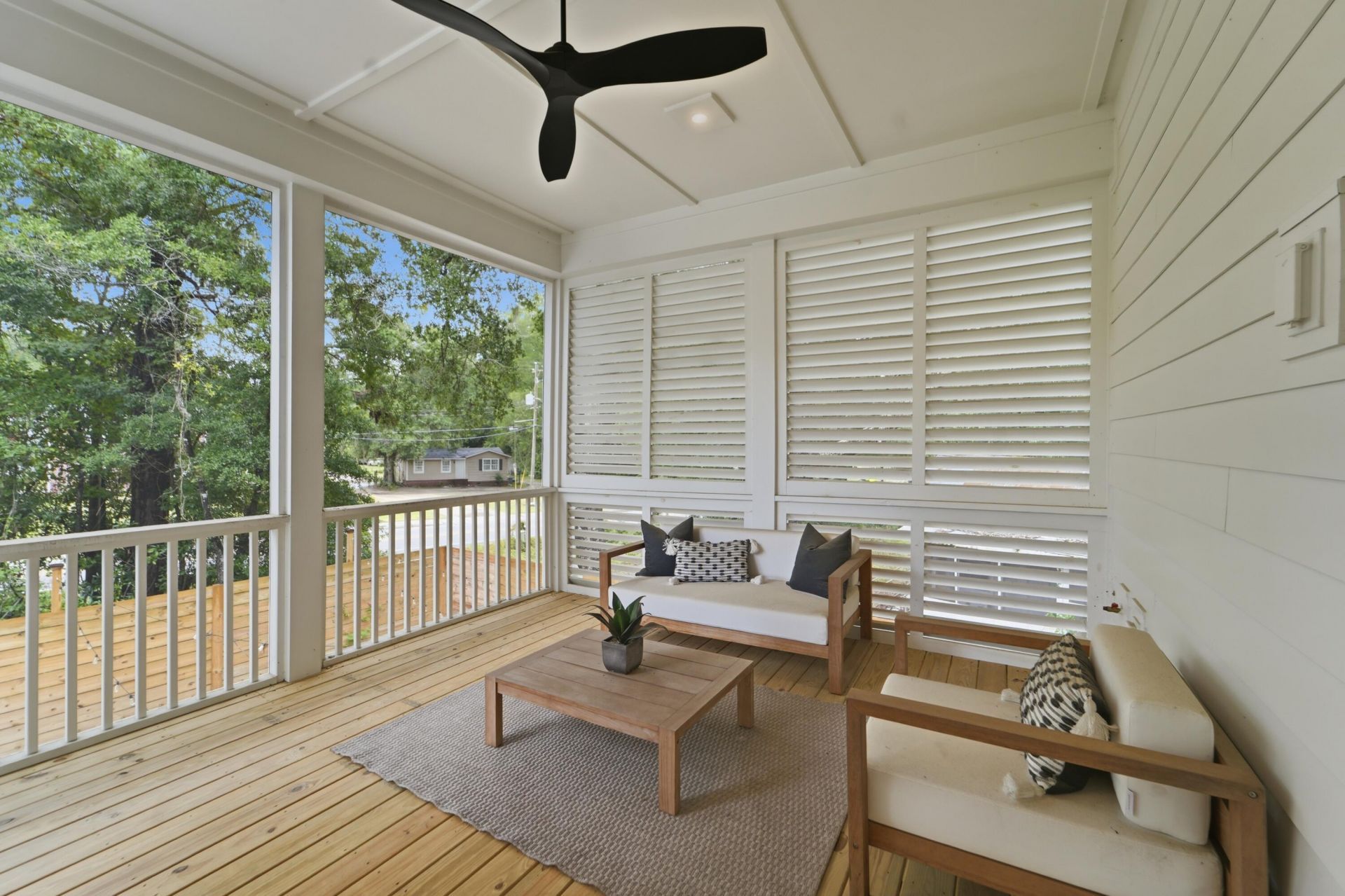 1129 Hamlin Road Photo 19