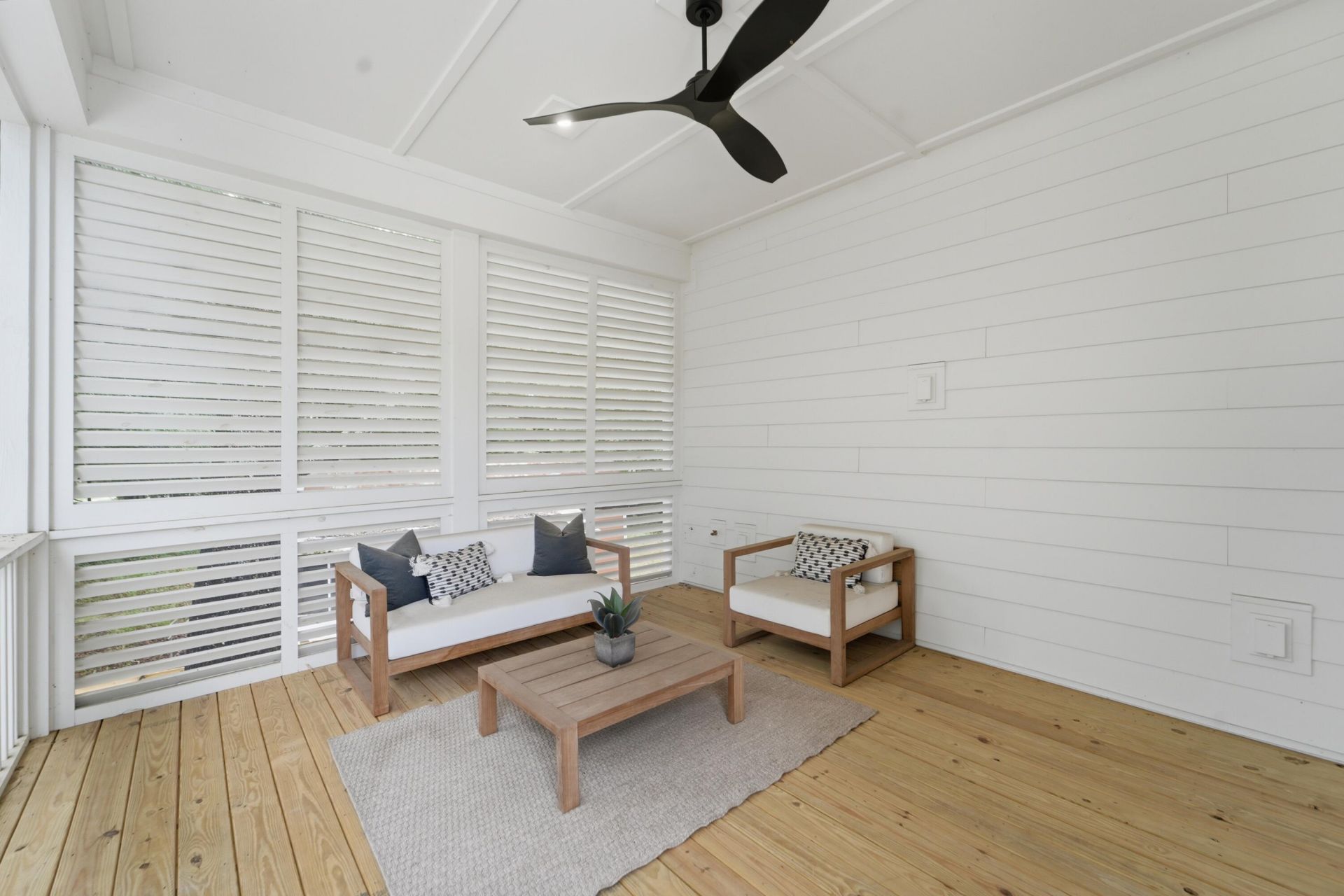 1129 Hamlin Road Photo 20