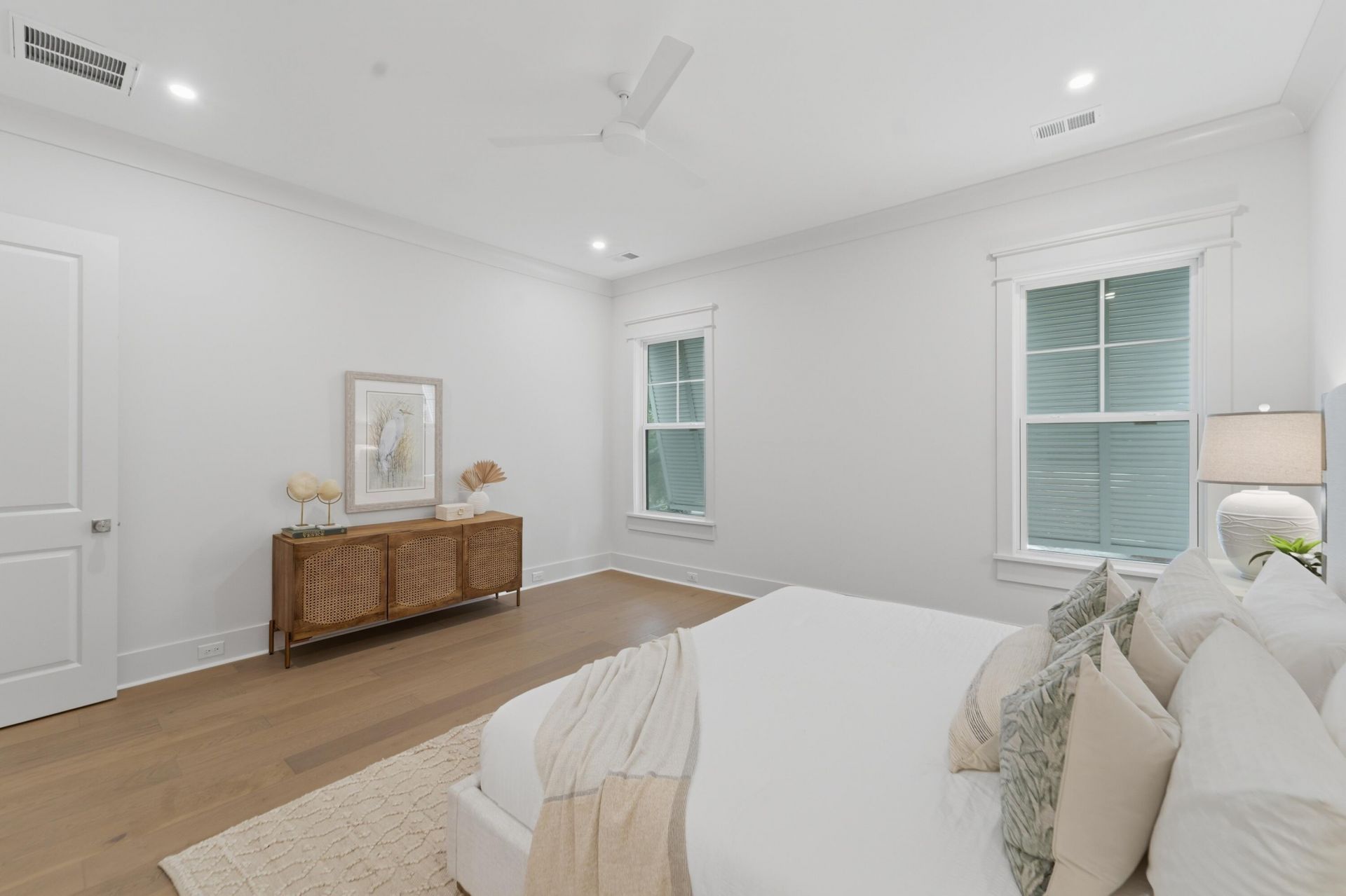 1129 Hamlin Road Photo 25