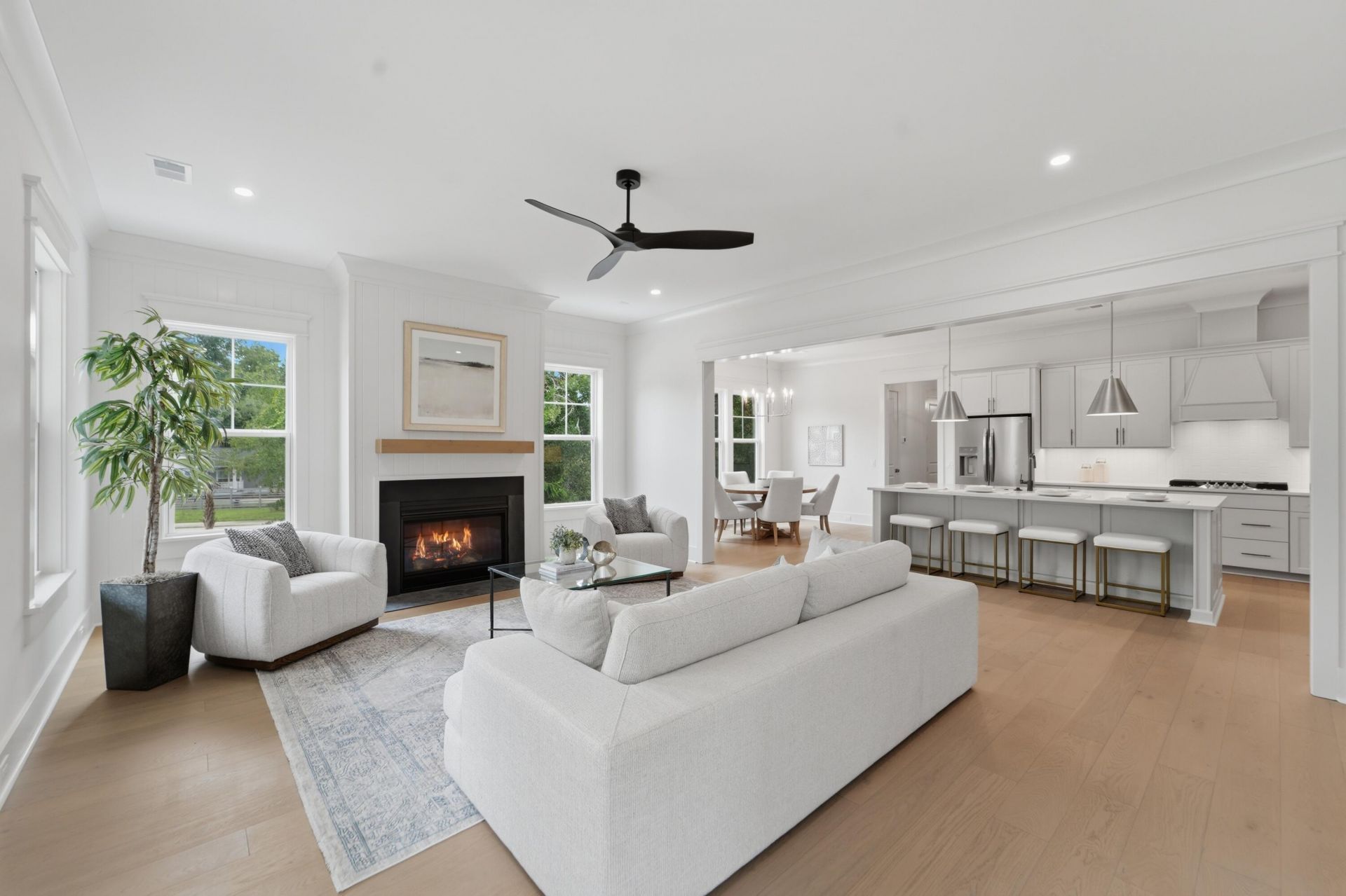 1129 Hamlin Road Photo 4