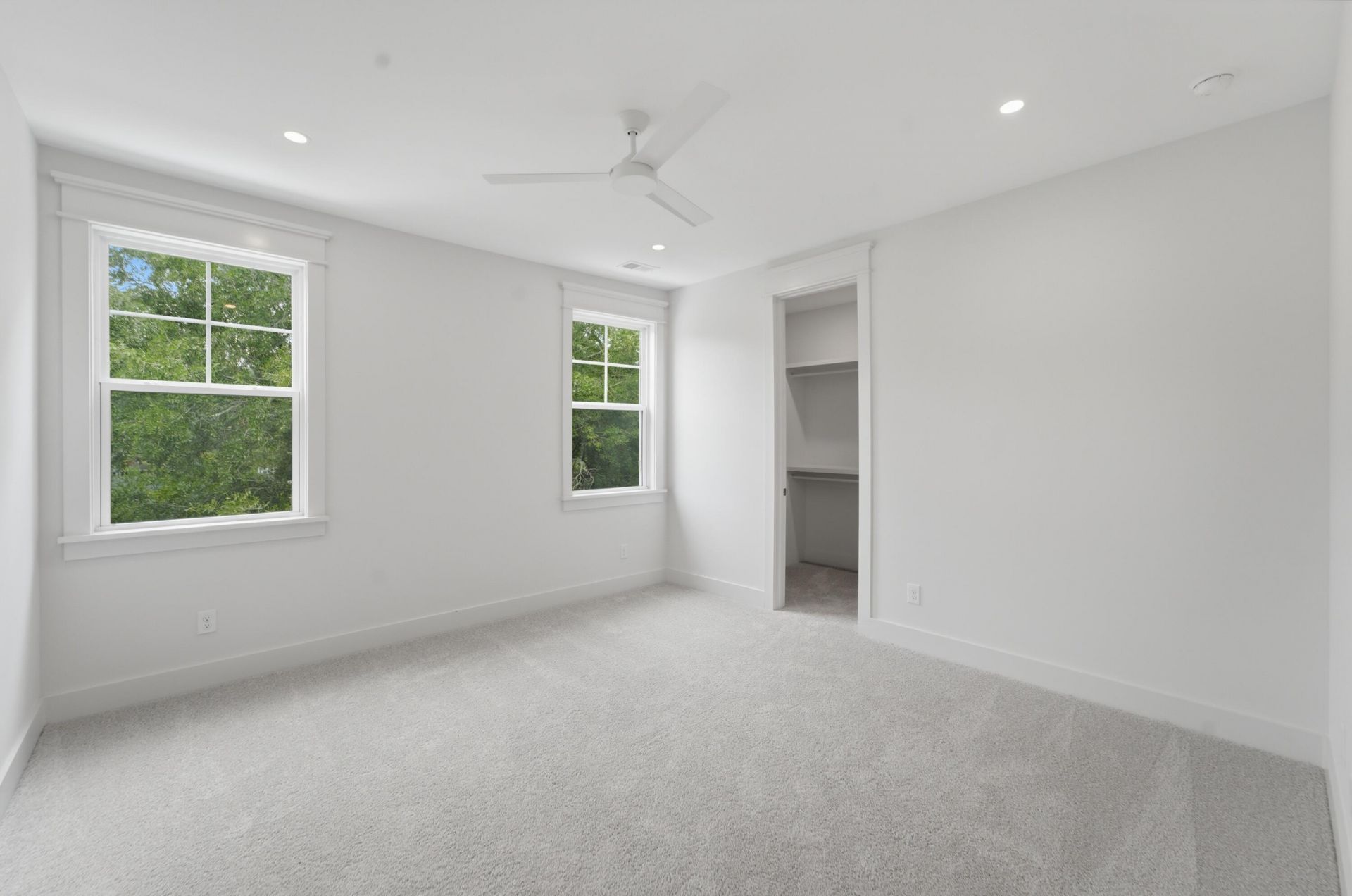 1129 Hamlin Road Photo 41