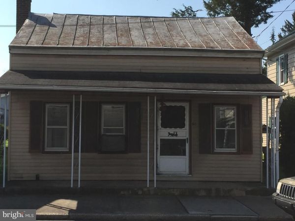 60 W MAIN STREET , NEWMANSTOWN, PA 17073