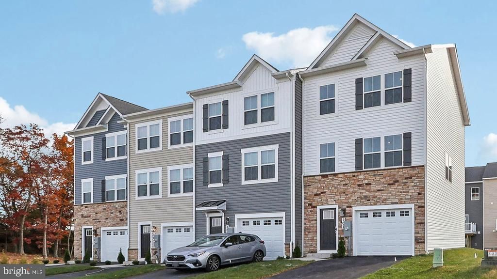 179 Sioux Loop, Winchester, VA 22602 Main Photo