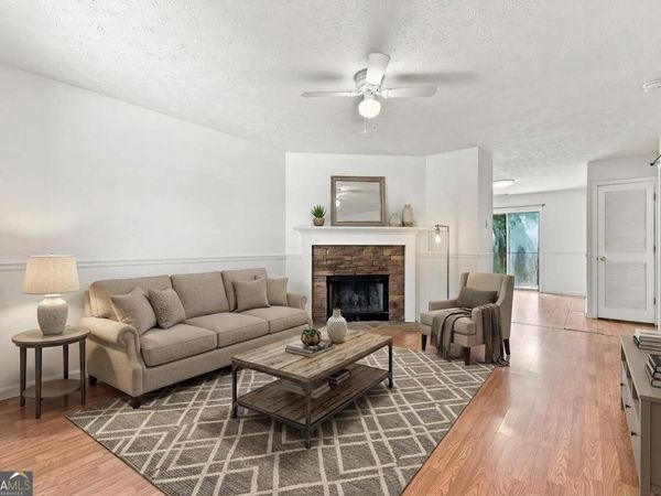 9185 HORSESHOE BND, Gainesville, GA 30506