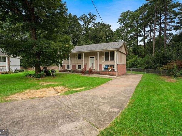 1140 Pineglen Drive, Riverdale, GA 30296