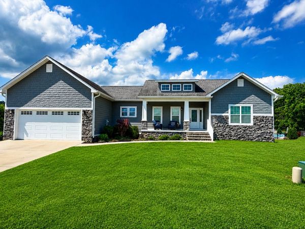 131 Brenray Dr , Harriman, TN 37748