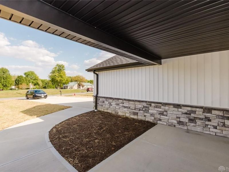 19 Lakengren Drive, Eaton, OH 45320 Photo 4