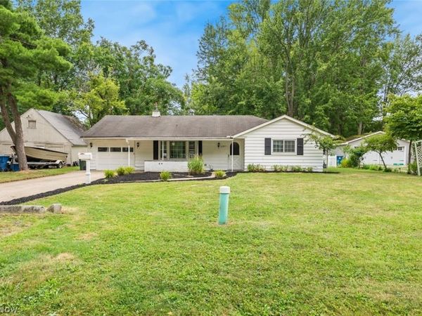 25811 Water Street , Olmsted Falls, OH 44138