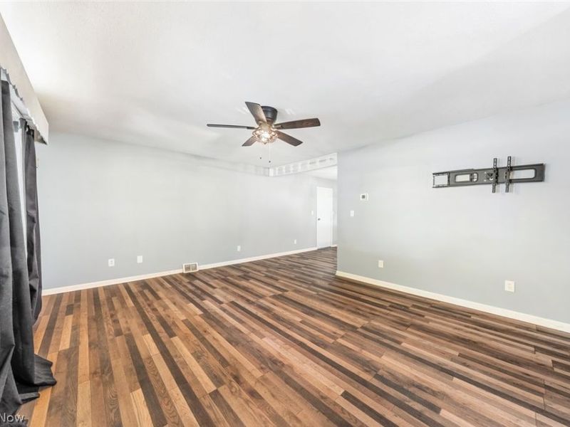 25811 Water Street, Olmsted Falls, OH 44138 Photo 5