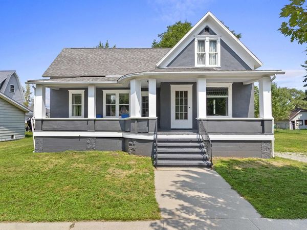 1030 ELIZABETH AVENUE, Marinette, WI 54143