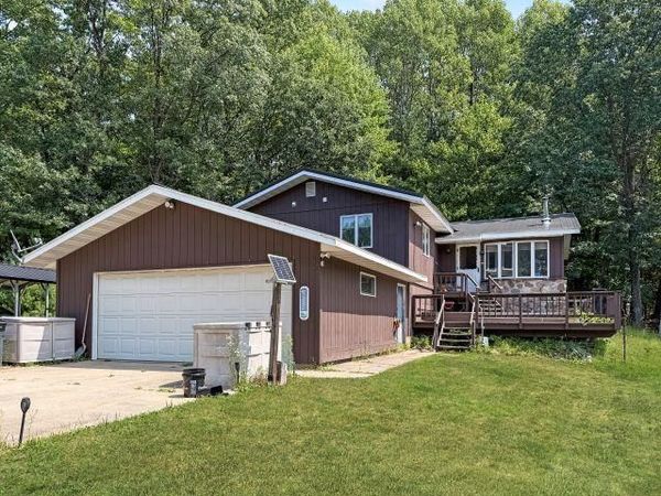 N8605 STATE ROAD 49, Iola, WI 54945