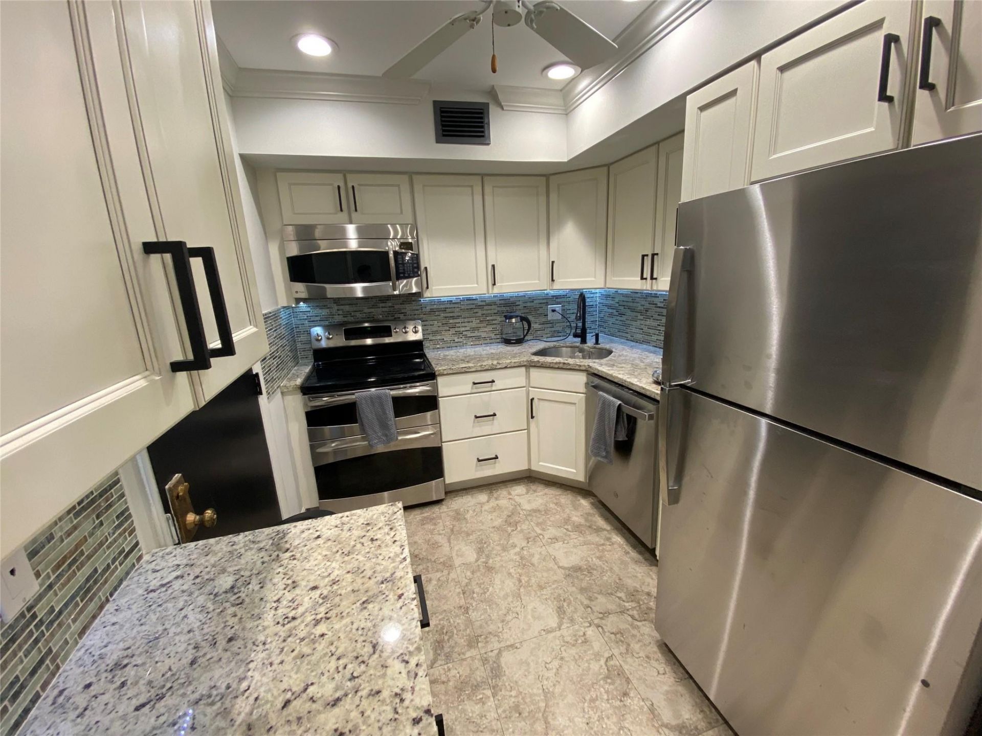 4040 N Hills Drive, Unit 5, Hollywood, FL 33021 Photo