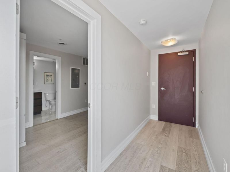 367 Auden Avenue , Unit 302, Columbus, OH 43215 Photo 4