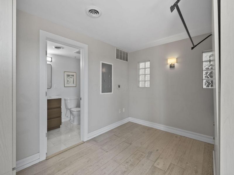 367 Auden Avenue , Unit 302, Columbus, OH 43215 Photo 6