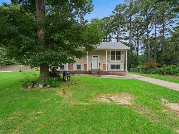 1140 Pineglen Drive, Riverdale, GA 30296
