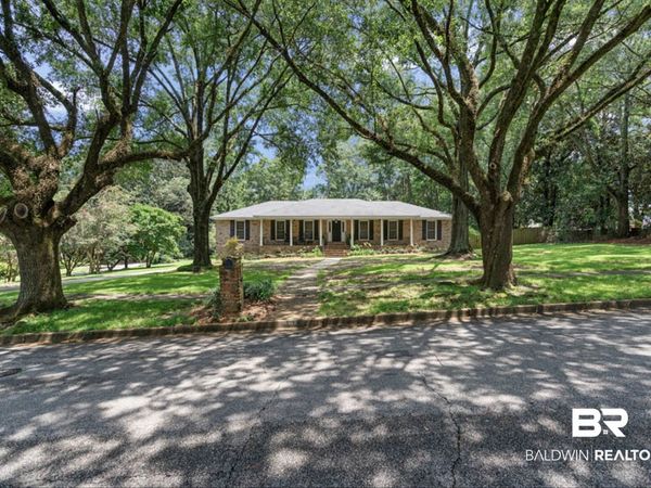 663 Ridgefield Road, Mobile, AL 36608