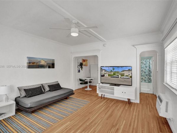 717 Espanola Way , Unit 204, Miami Beach, FL 33139
