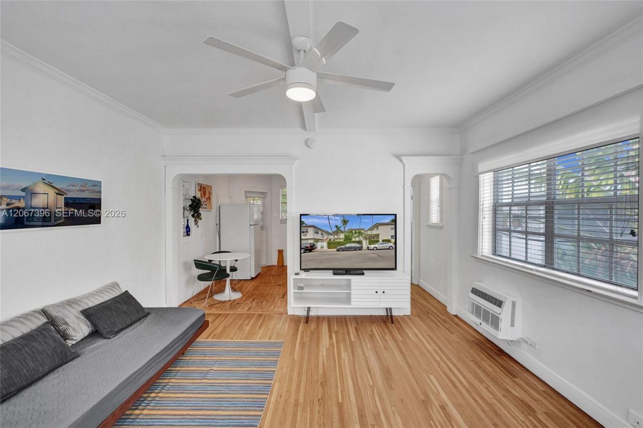 717 Espanola Way, Unit 204, Miami Beach, FL 33139 Photo