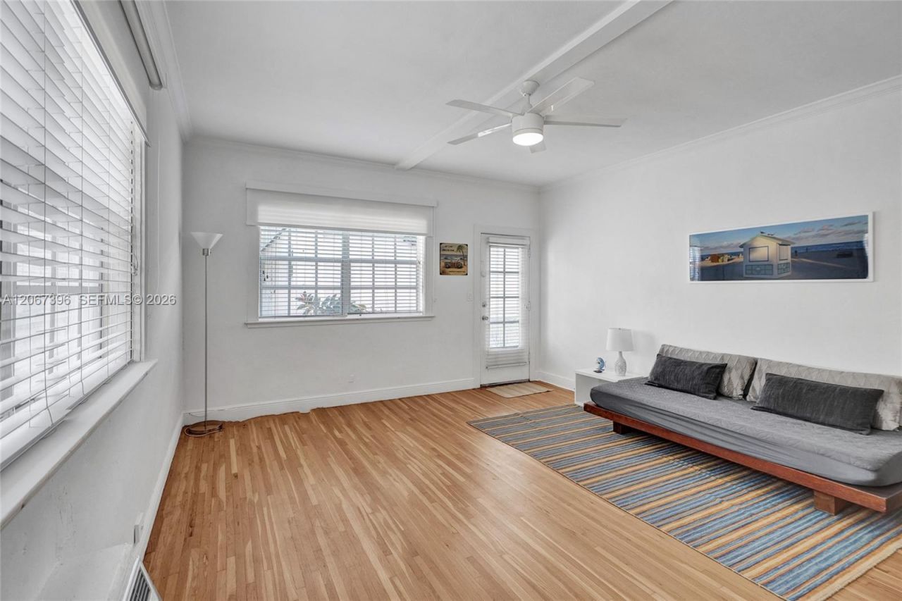 717 Espanola Way, Unit 204, Miami Beach, FL 33139 Photo