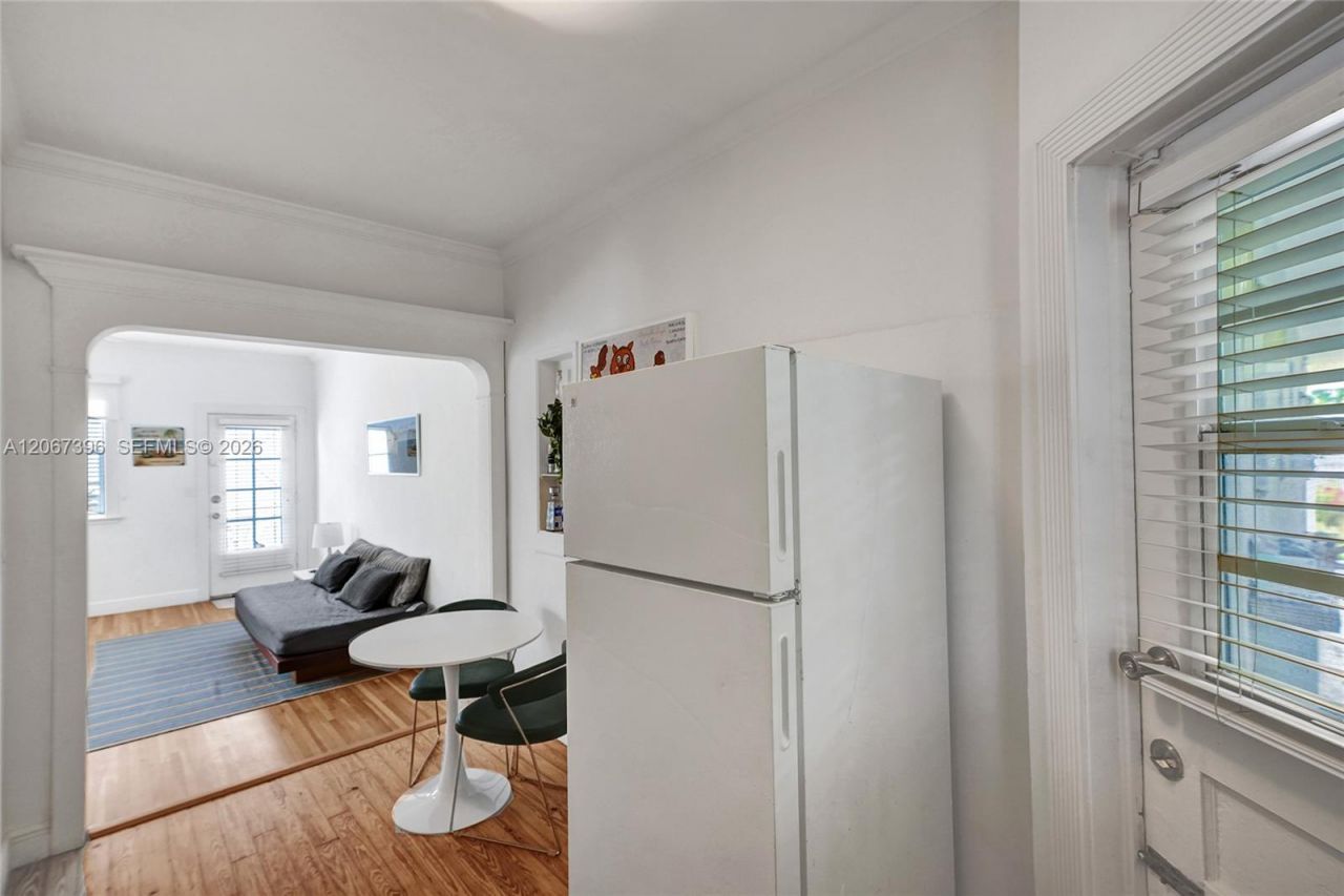 717 Espanola Way , Unit 204, Miami Beach, FL 33139 Photo