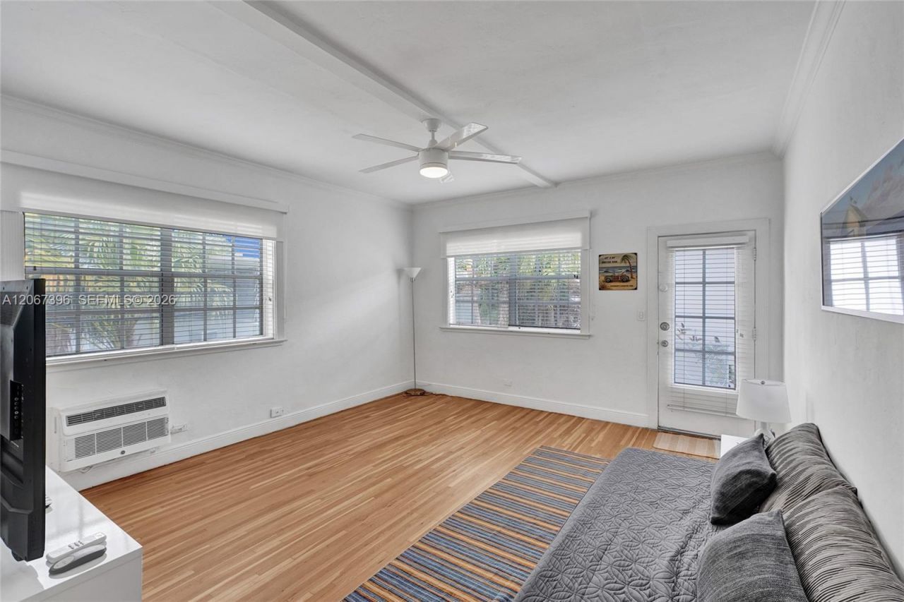 717 Espanola Way, Unit 204, Miami Beach, FL 33139 Photo