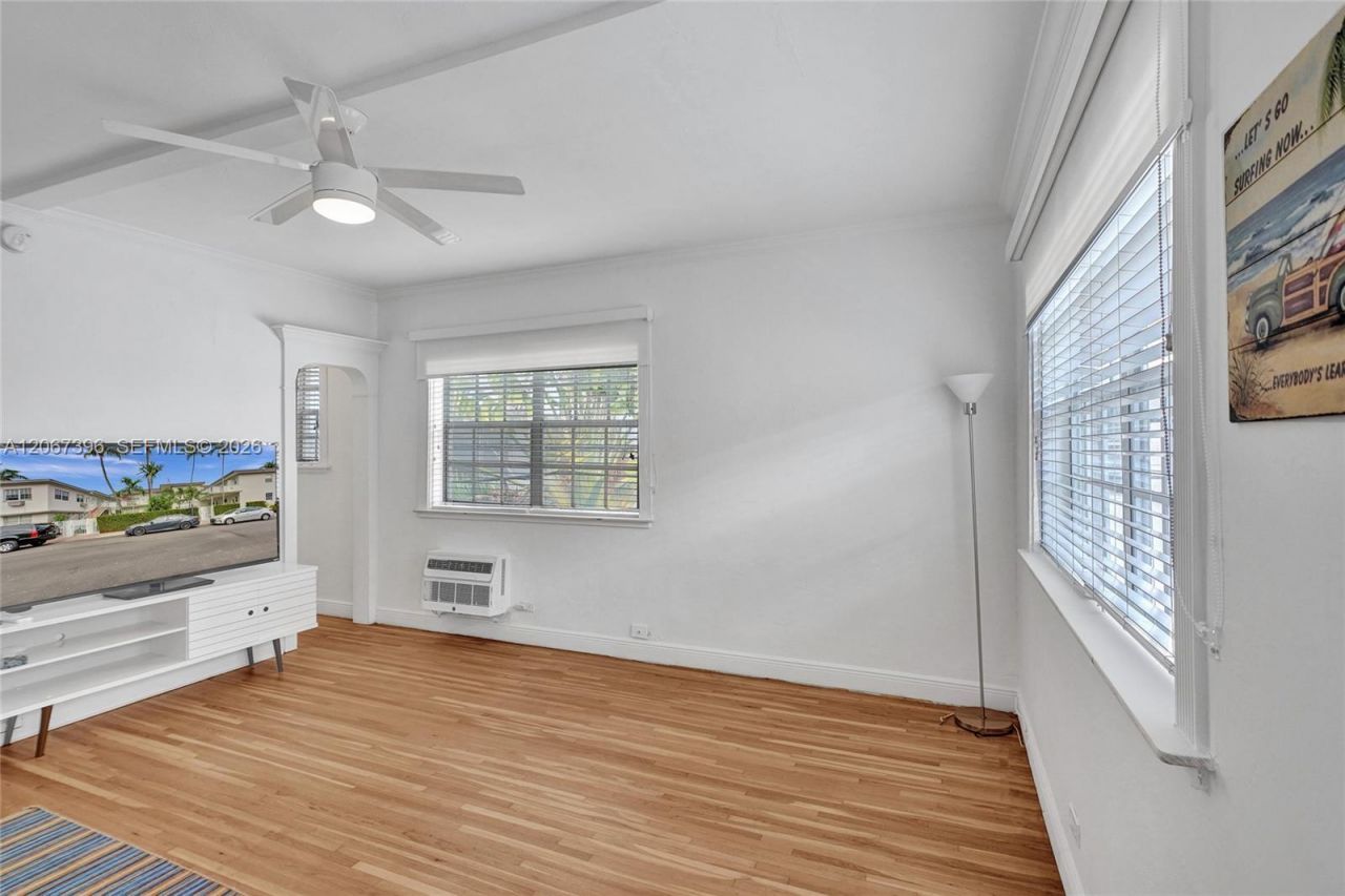717 Espanola Way , Unit 204, Miami Beach, FL 33139 Photo