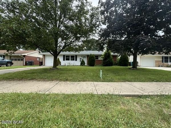 610 Mackenzie Drive, Lima, OH 45805