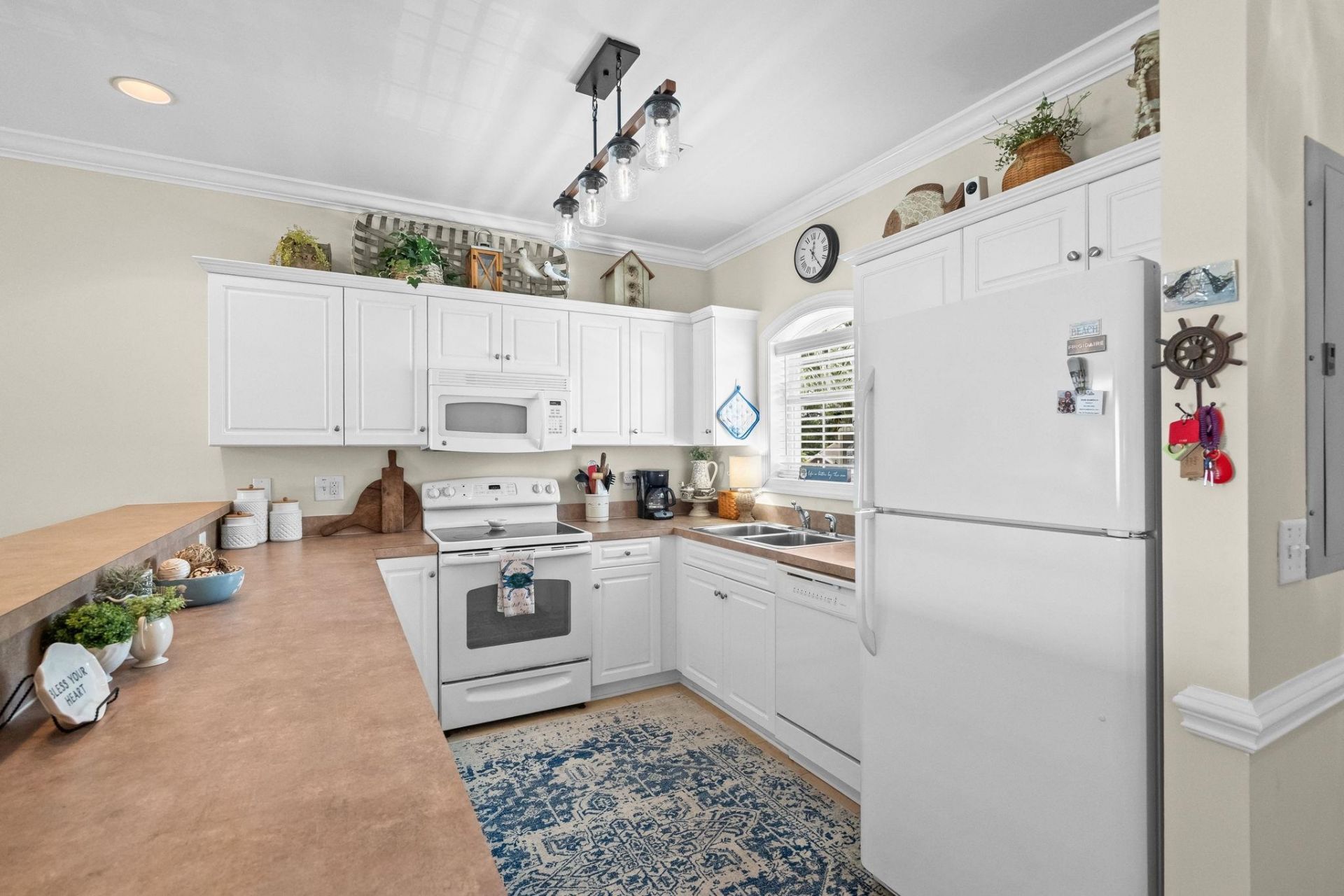 4136 Hibiscus Dr. Photo 6