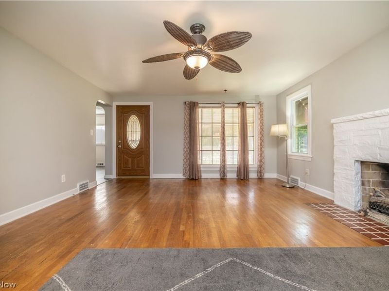 110 S Hazelwood Avenue , Youngstown, OH 44509 Photo 11
