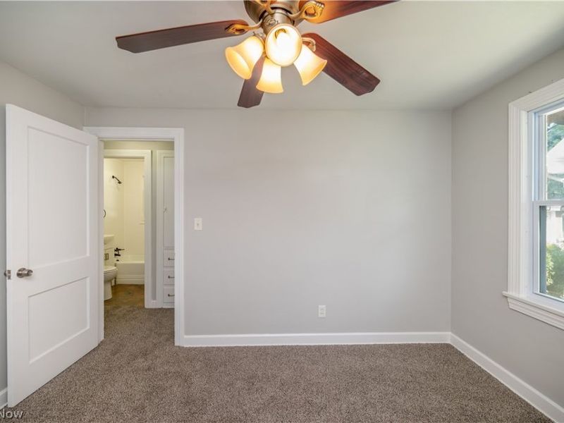110 S Hazelwood Avenue , Youngstown, OH 44509 Photo 14