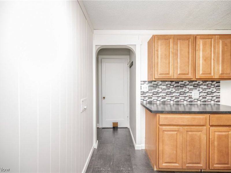 110 S Hazelwood Avenue , Youngstown, OH 44509 Photo 17