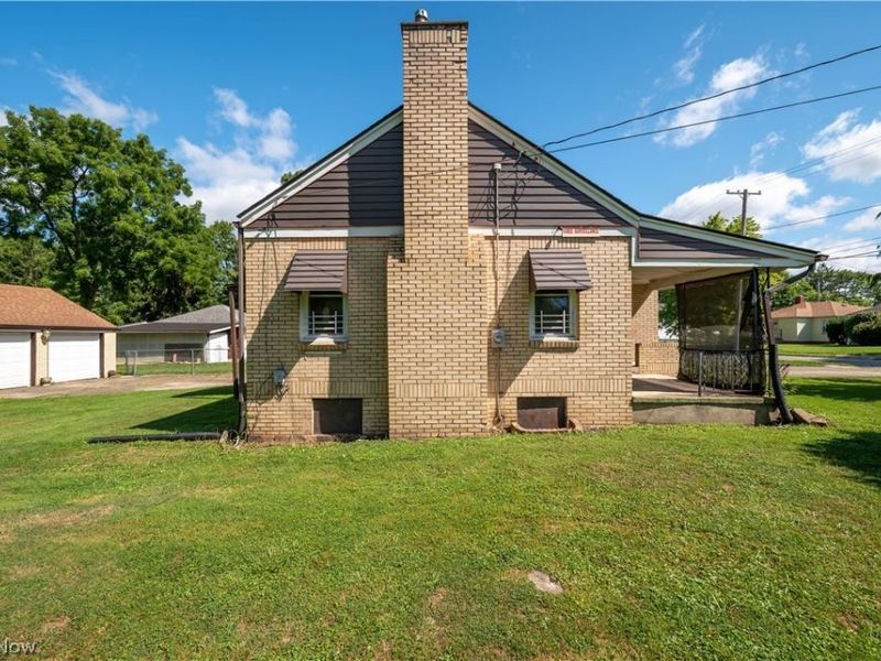 110 S Hazelwood Avenue , Youngstown, OH 44509 Photo 3